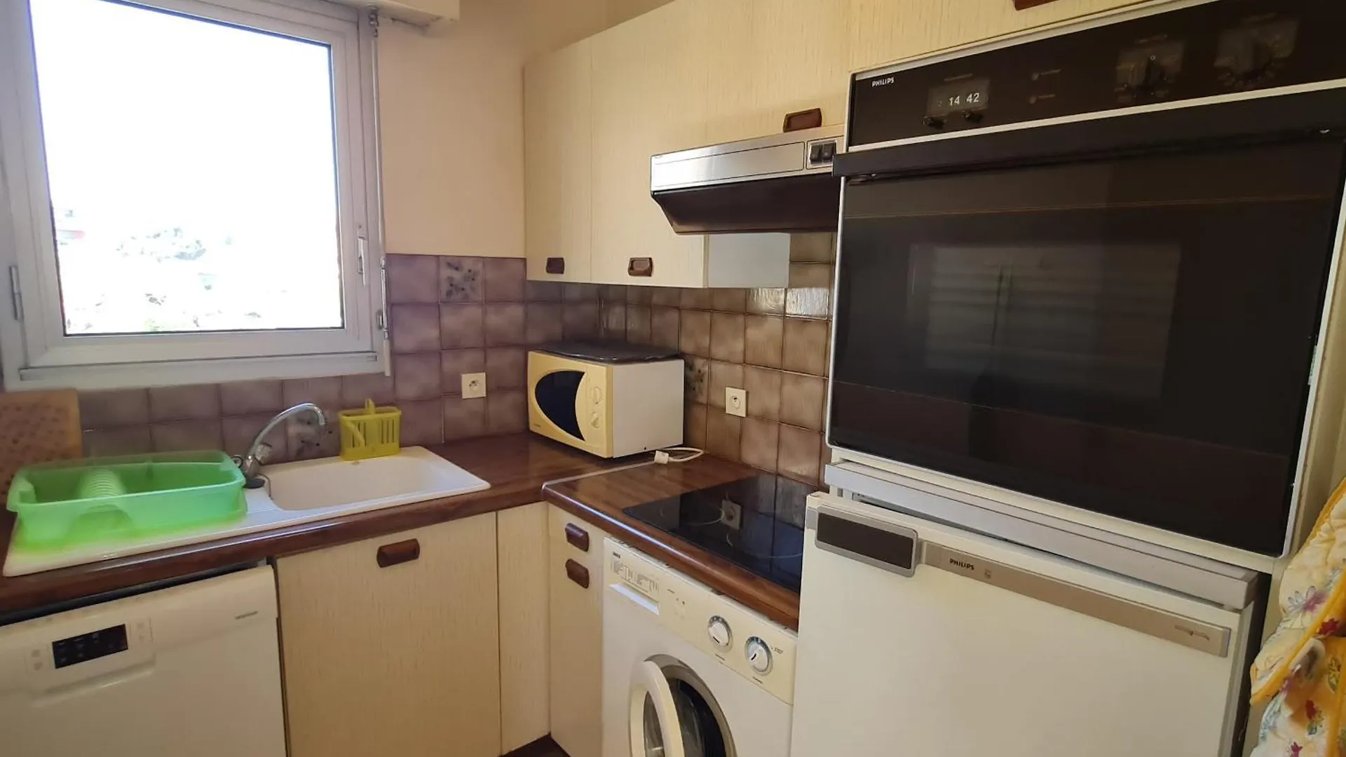 Appartement 2P Avec Parking, Proche Plage Et Commerces - Sainte-Maxime - Fr-1-780-46 0*,